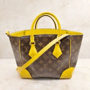 Authentic Louis vuitton Phoenix PM Brown Monogram Hand Bag 662-050925